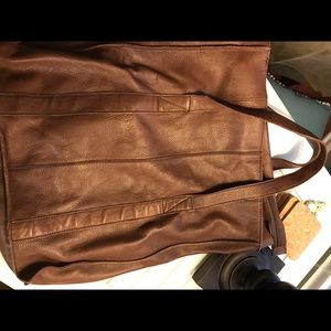 Beautiful Banana Republic Leather Tote - Like New!